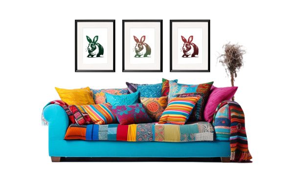 krolik_niebieska_sofa